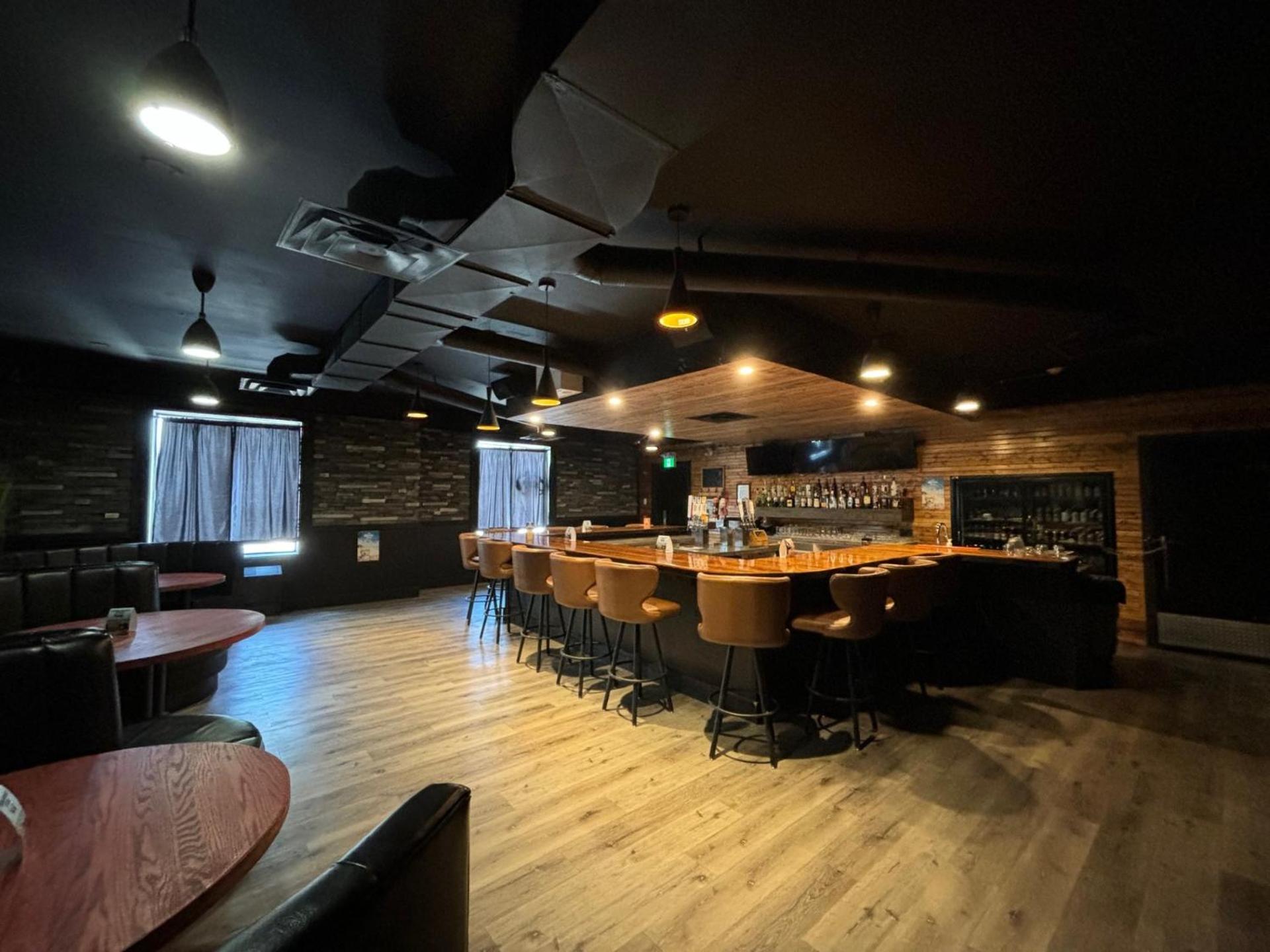 Ramada By Wyndham Estevan Extérieur photo
