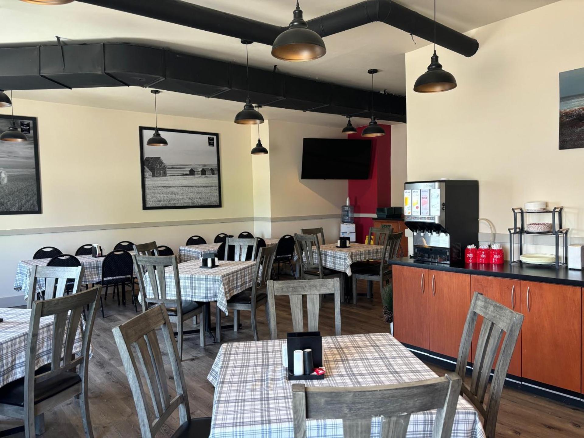Ramada By Wyndham Estevan Extérieur photo